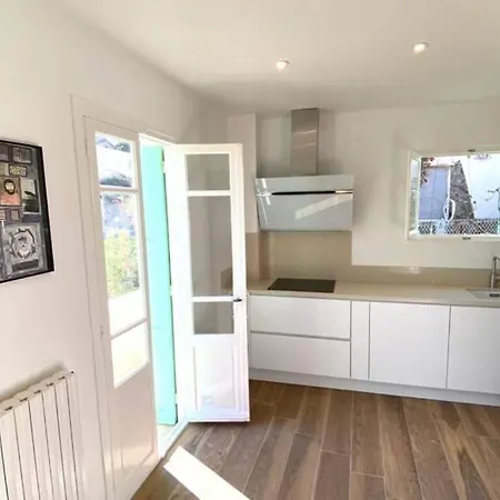 Maison A Collioure, Terrasses, Jardin, Parking 펜션 *